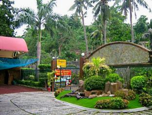 Rockpoint Hotspring Resort & Spa Pansol Exterior photo